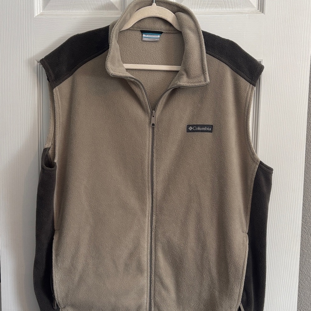 Columbia Men's Beige and Dark Gray Fleece Vest Size XL
